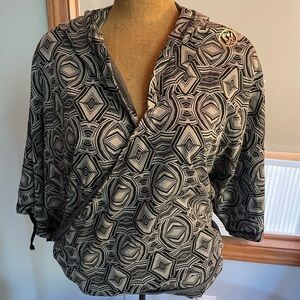 Zumba women’s Geometric Patterned Hoodie wrap with tie shirt size small
